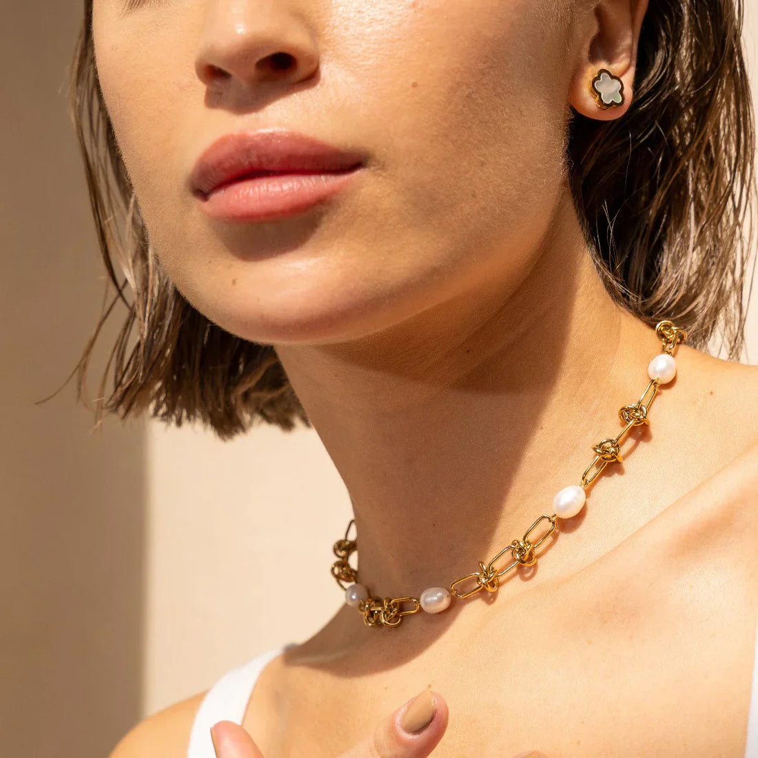 Knot and Pearl Necklace 18K Gold Plated