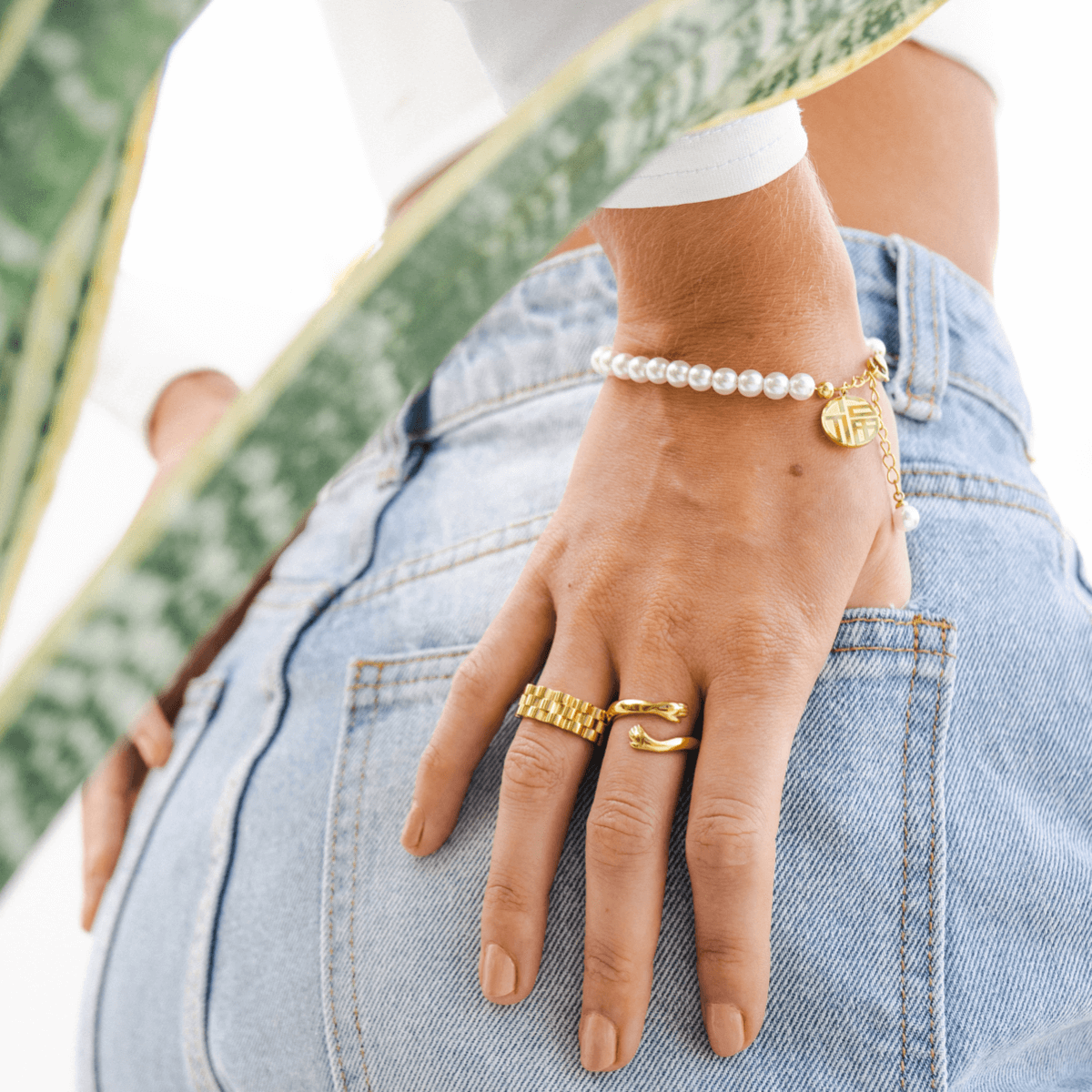 Hug Ring 18K Gold Plated