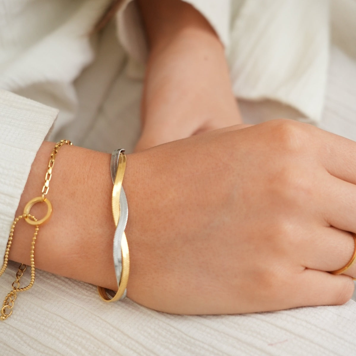 Une Bracelet 18K Gold Plated