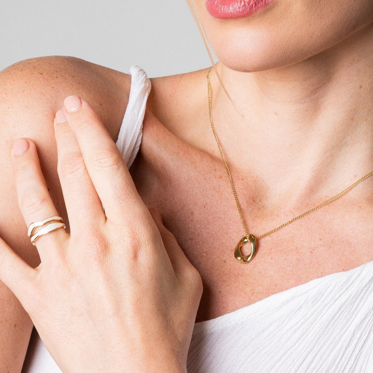 Adjustable Abstract Mother-of-Pearl Ring 18K Gold Plated