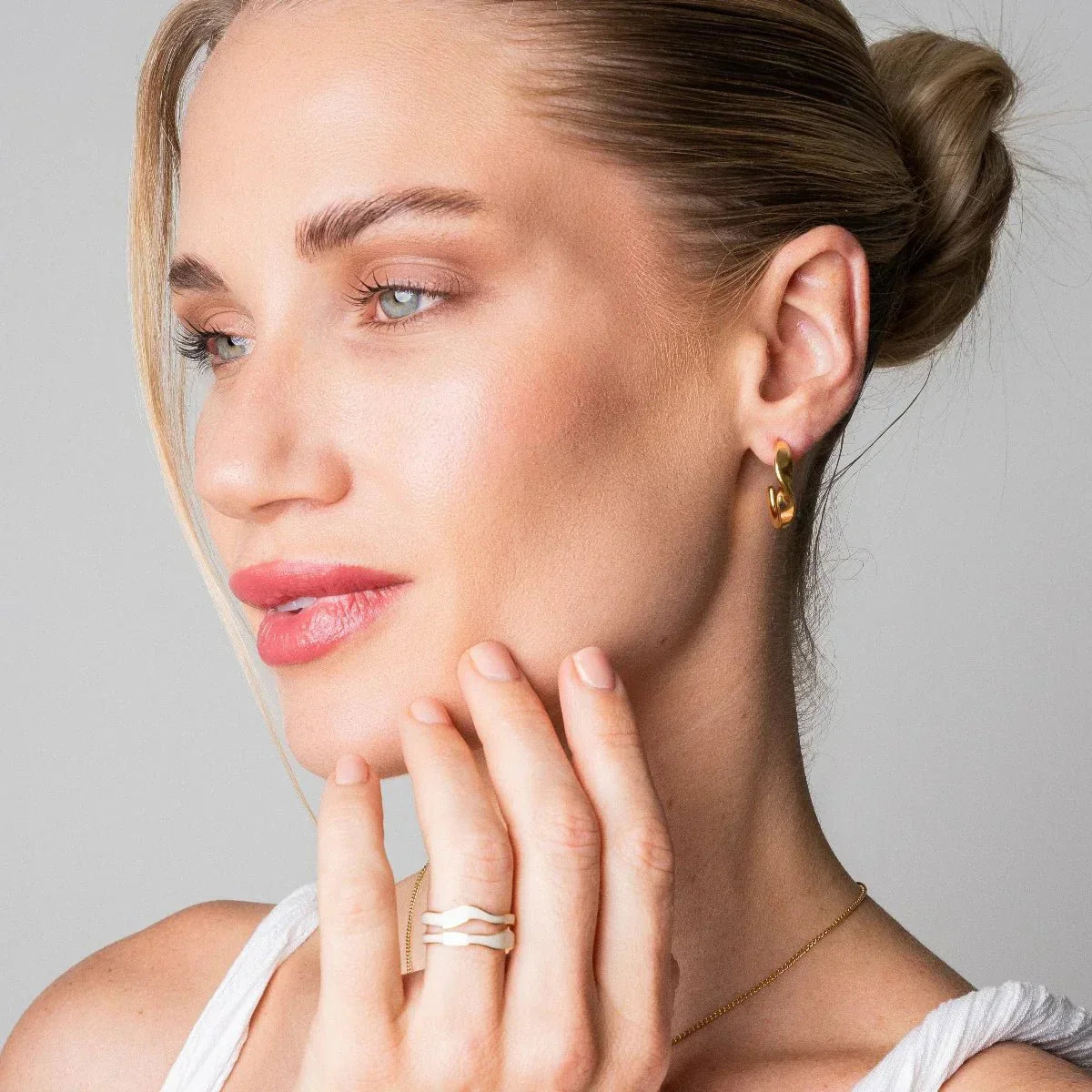 Adjustable Abstract Mother-of-Pearl Ring 18K Gold Plated