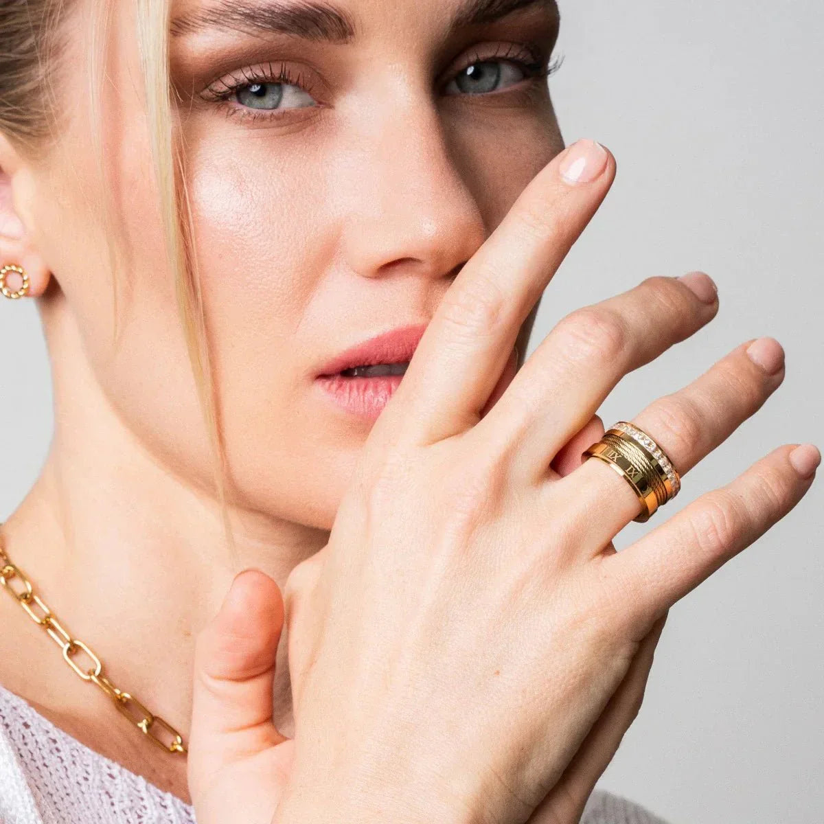 Wire and Crystal Ring 18K Gold Plated