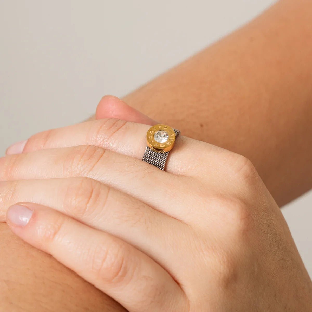 Roman Mesh Ring – Silver