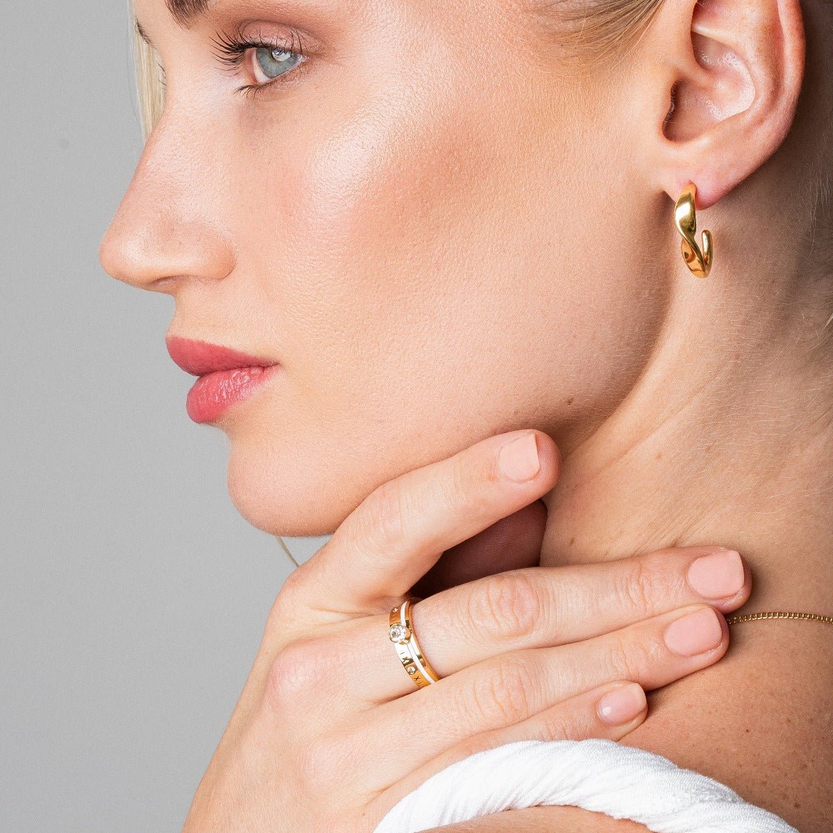 Queen Crystal Stone Ring 18K Gold Plated