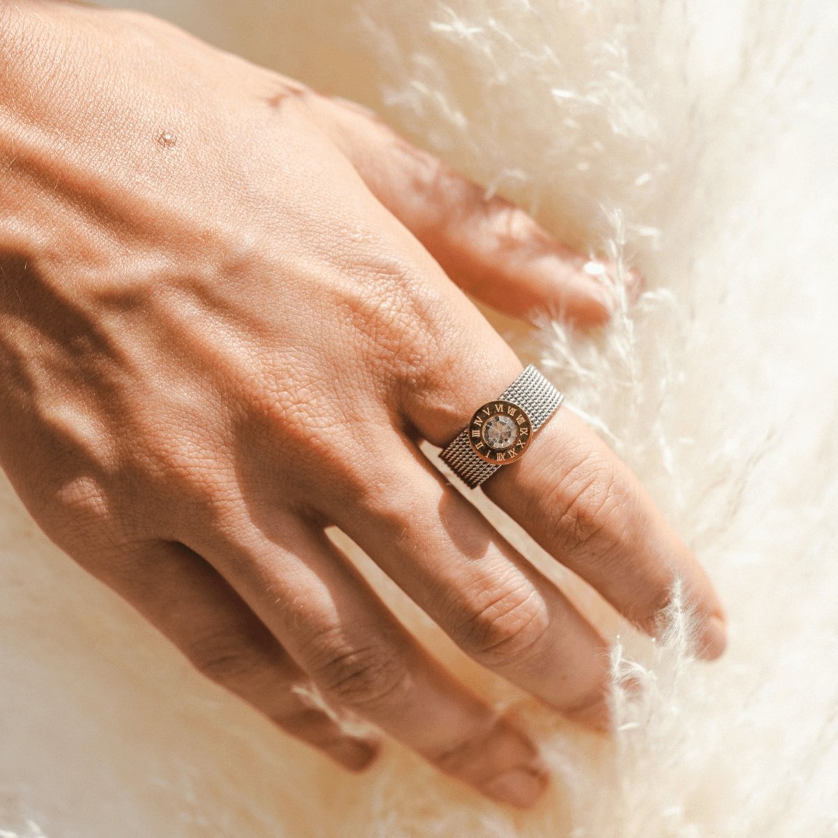 Roman Mesh Ring – Silver