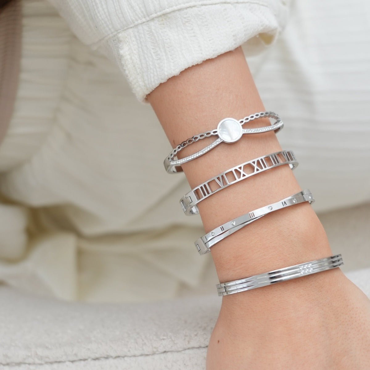 Roman Numeral Bangle – Silver