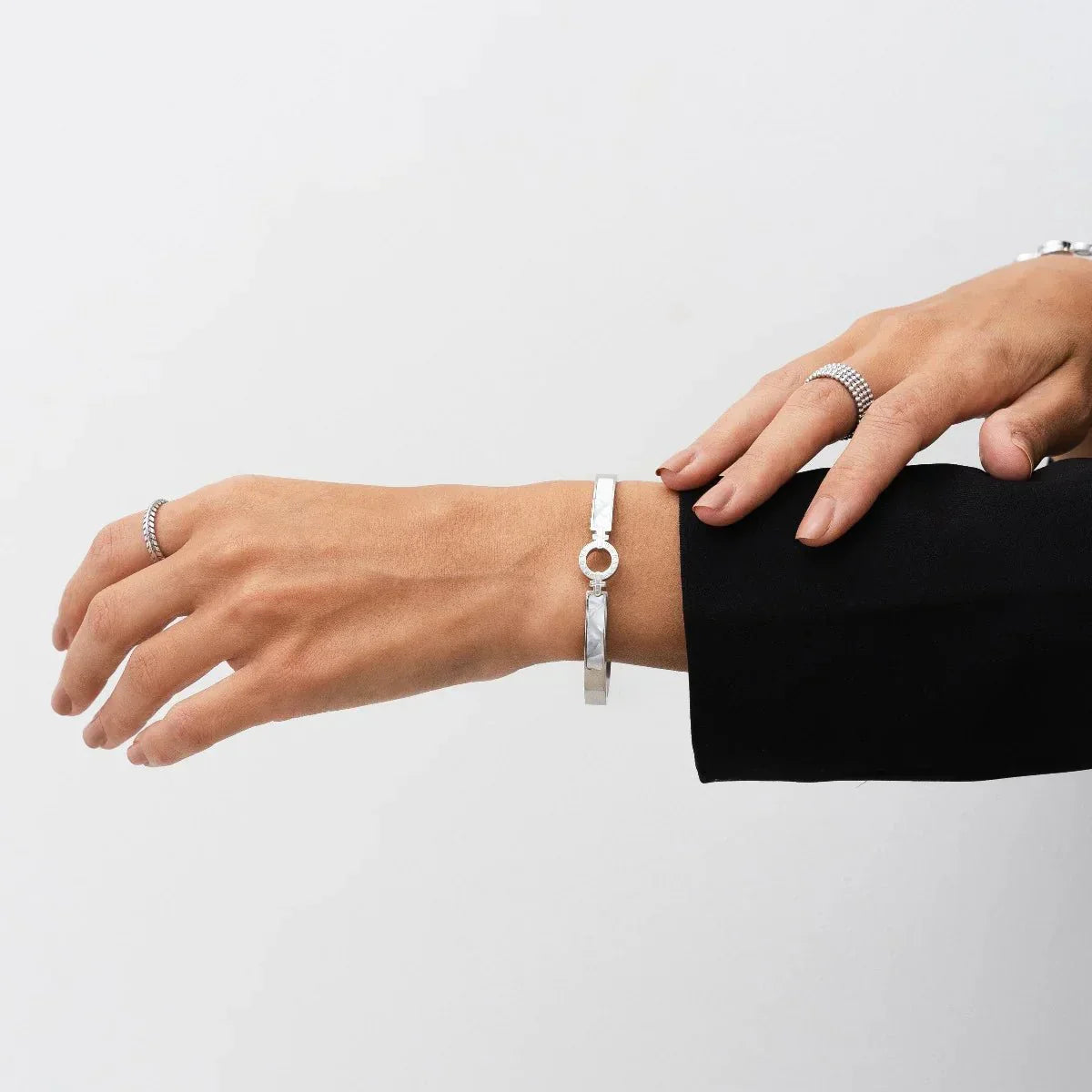Aura Bangle – Silver