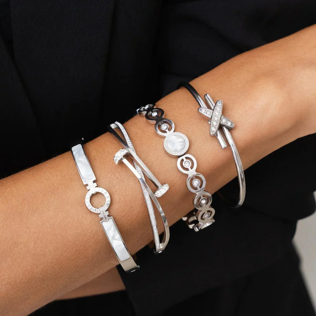 Aura Bangle – Silver
