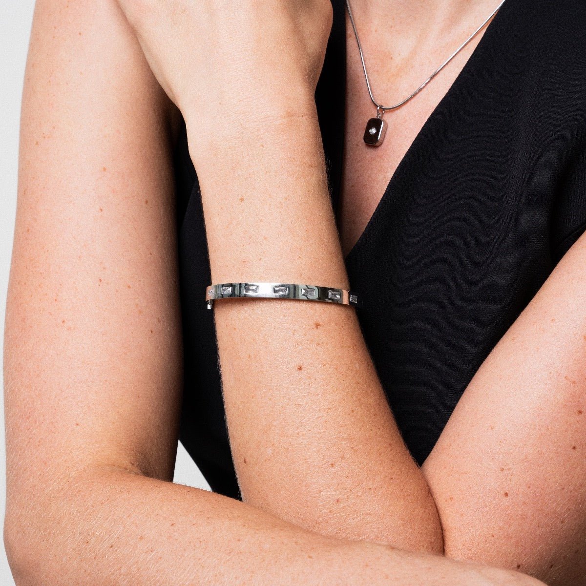 Carved Bangle – Silver