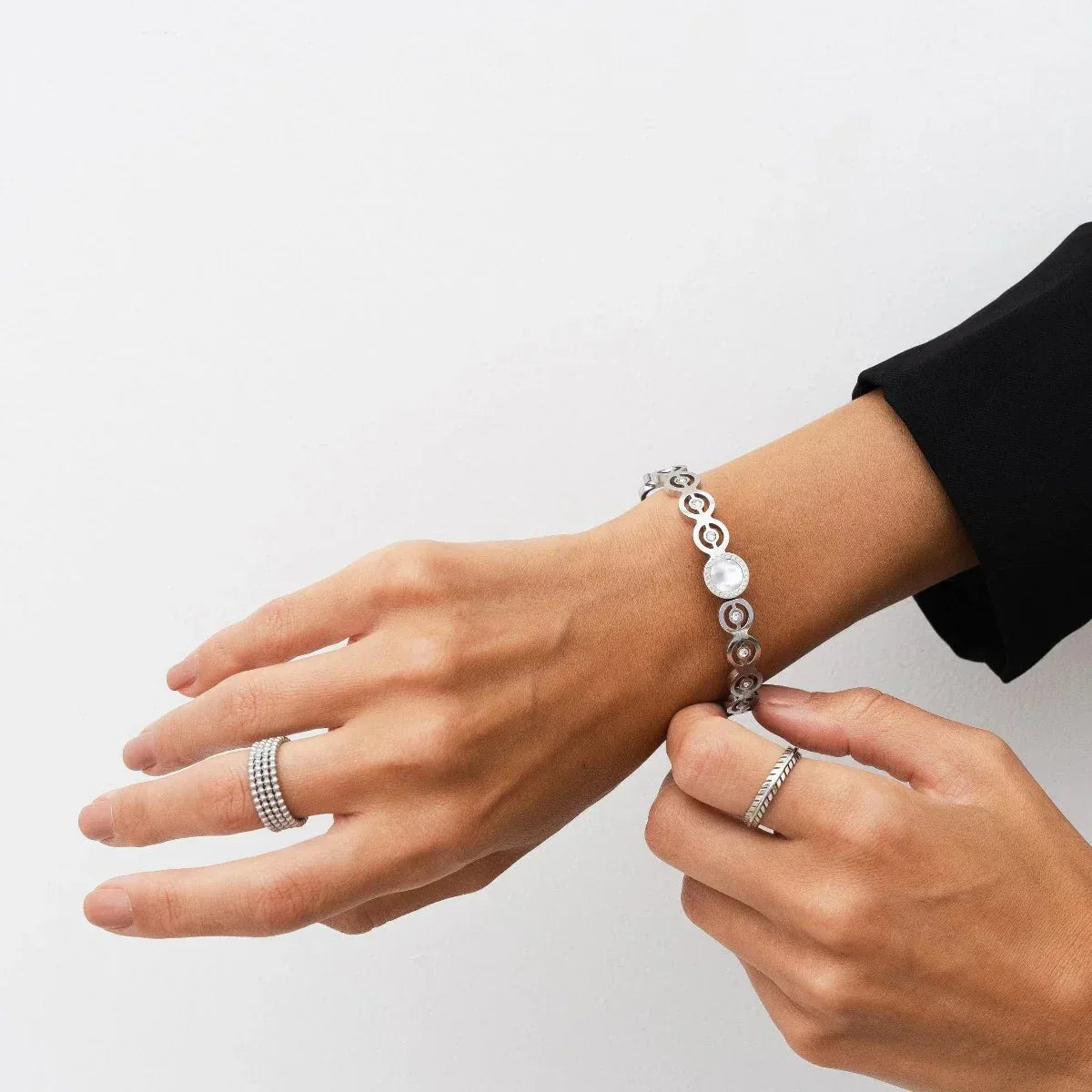 Olivia Zirconia Stone Bangle – Silver