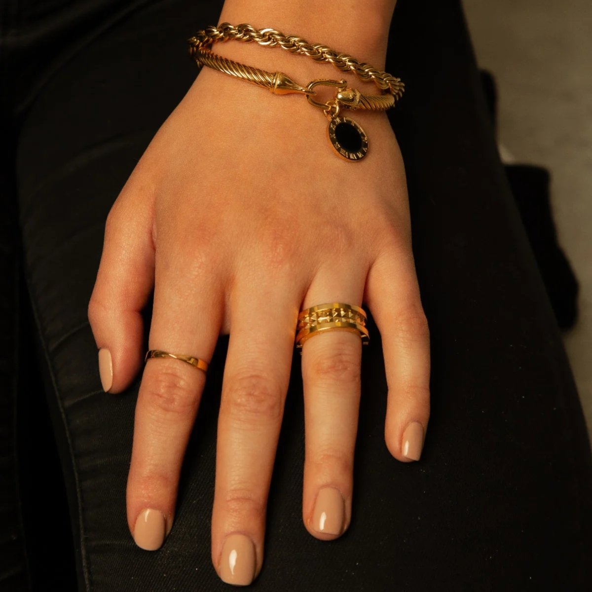 Onyx Pendant Bangle 18K Gold Plated