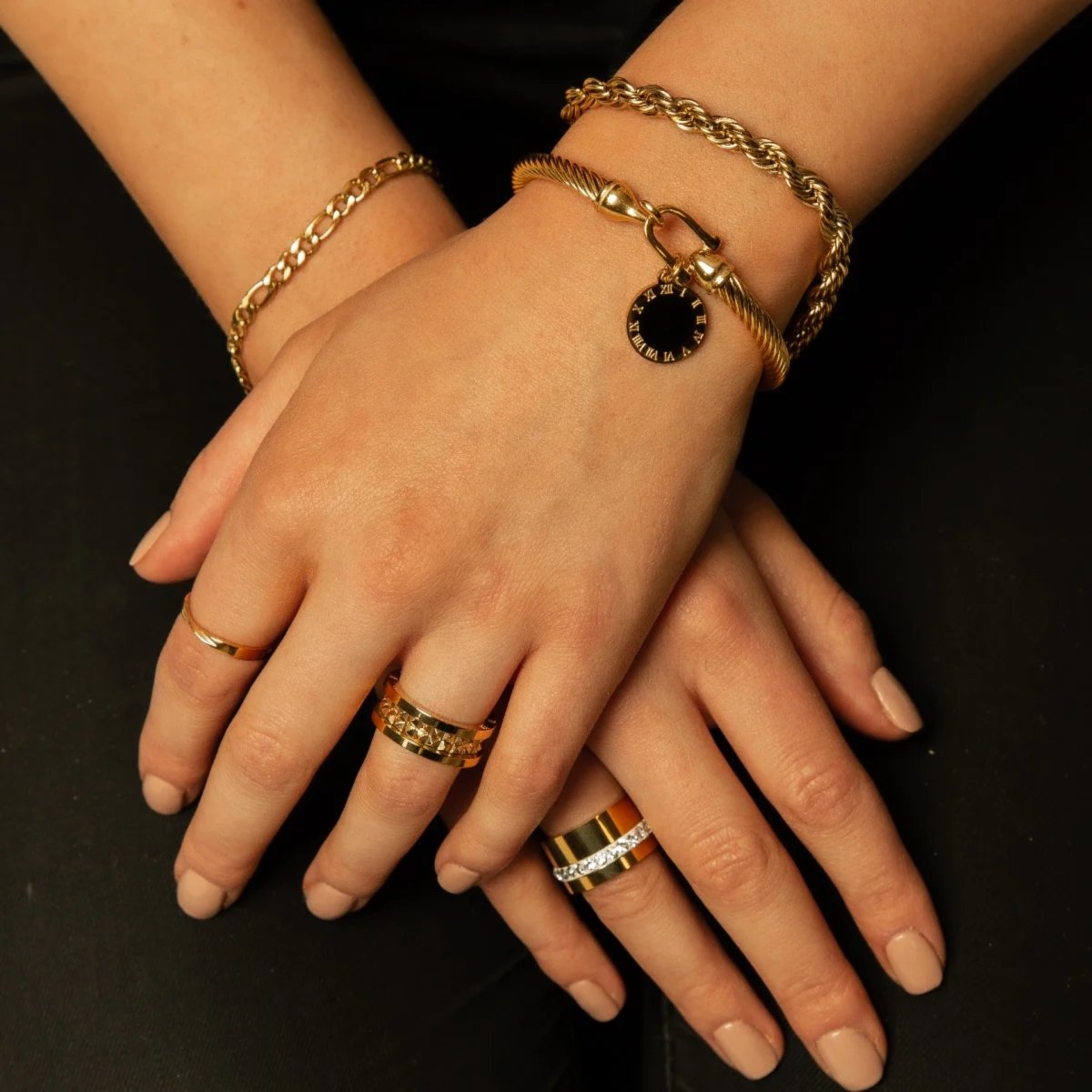 Onyx Pendant Bangle 18K Gold Plated