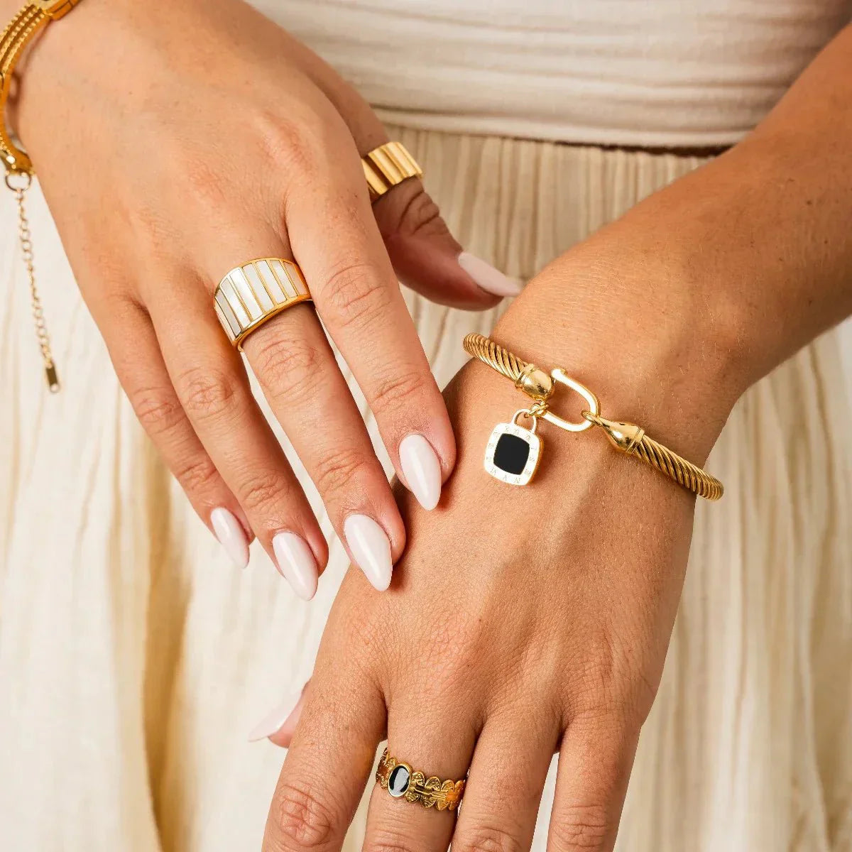 Square Onyx Pendant Bangle 18K Gold Plated