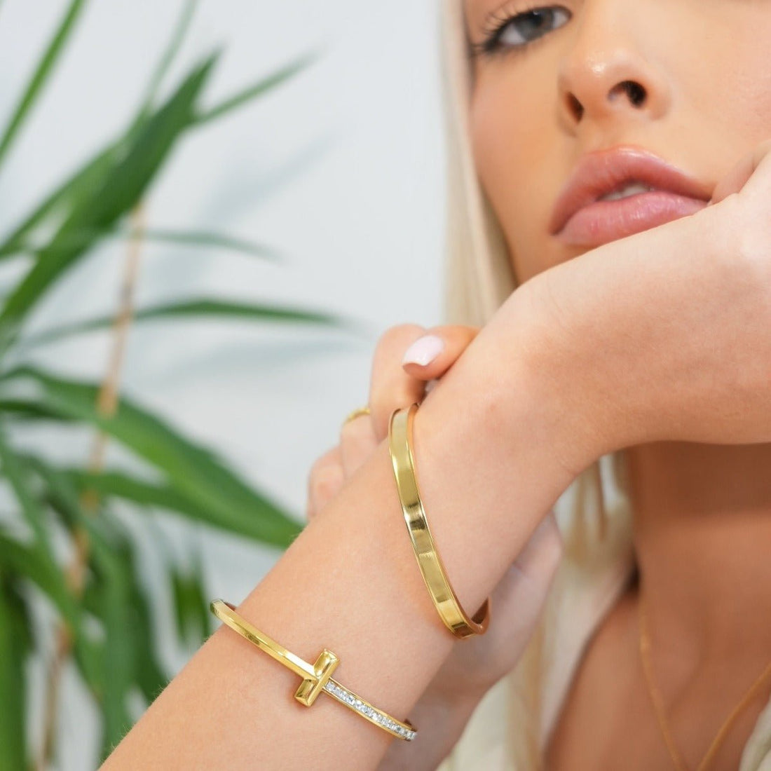 T-Bar Elegance Bangle 18K Gold Plated