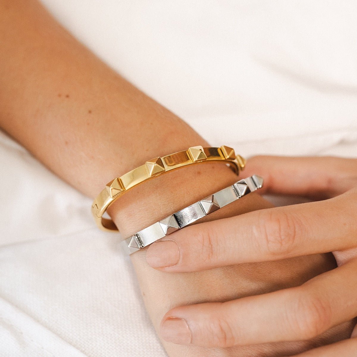Studded Bangle 18K Gold Plated