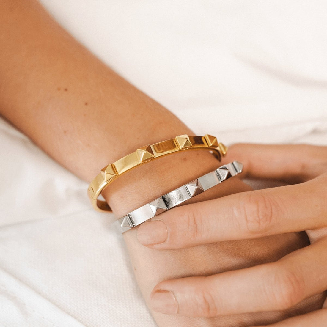 Studded Bangle – Silver