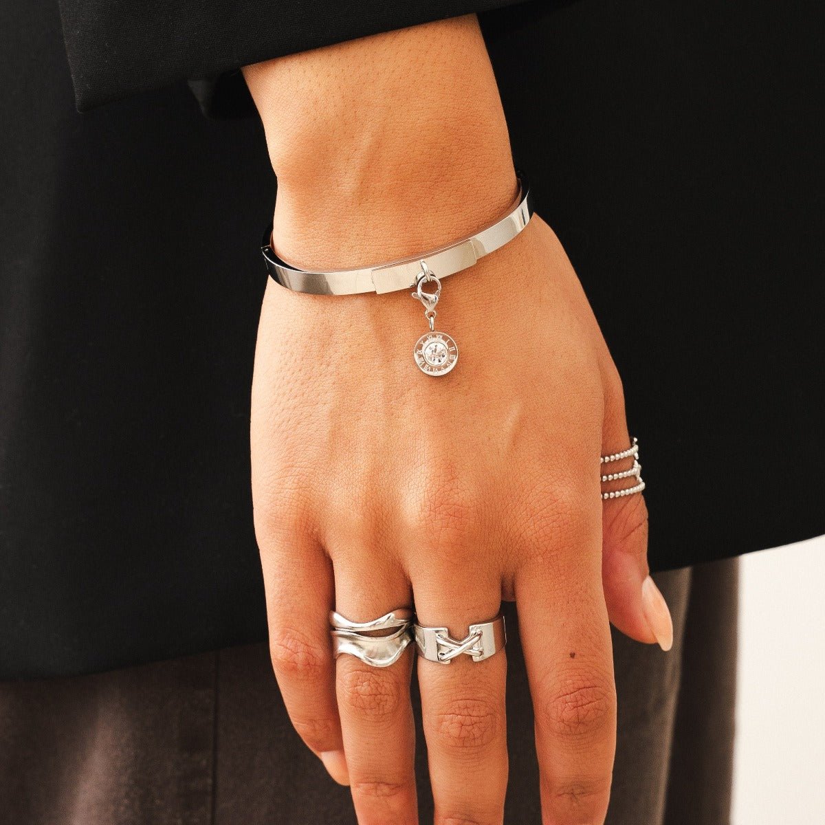 Uniq Bangle – Silver