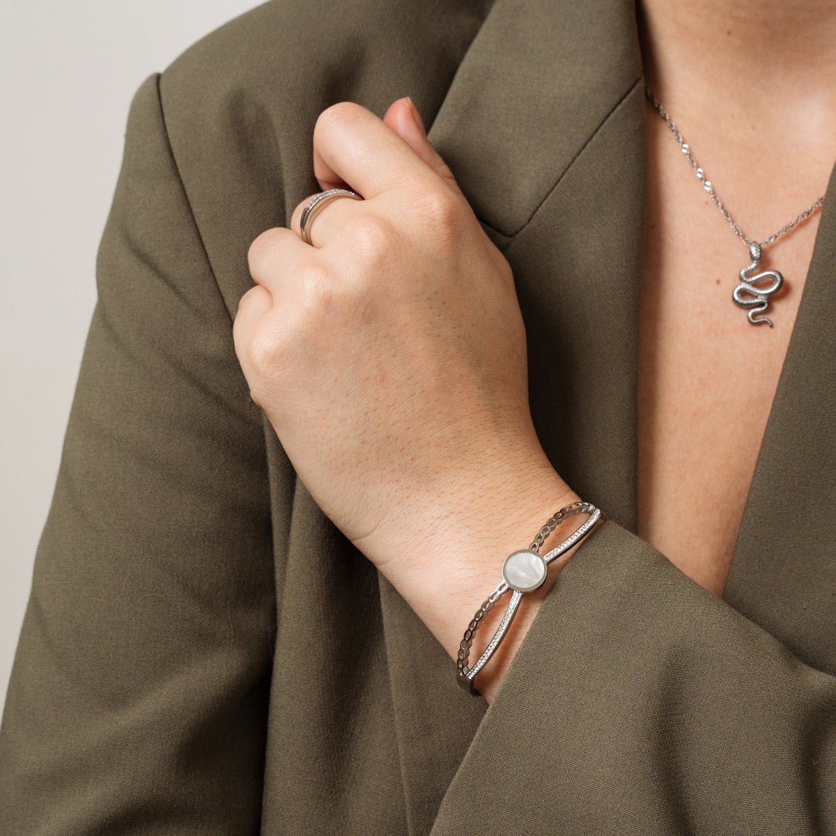 Venus Bangle – Silver