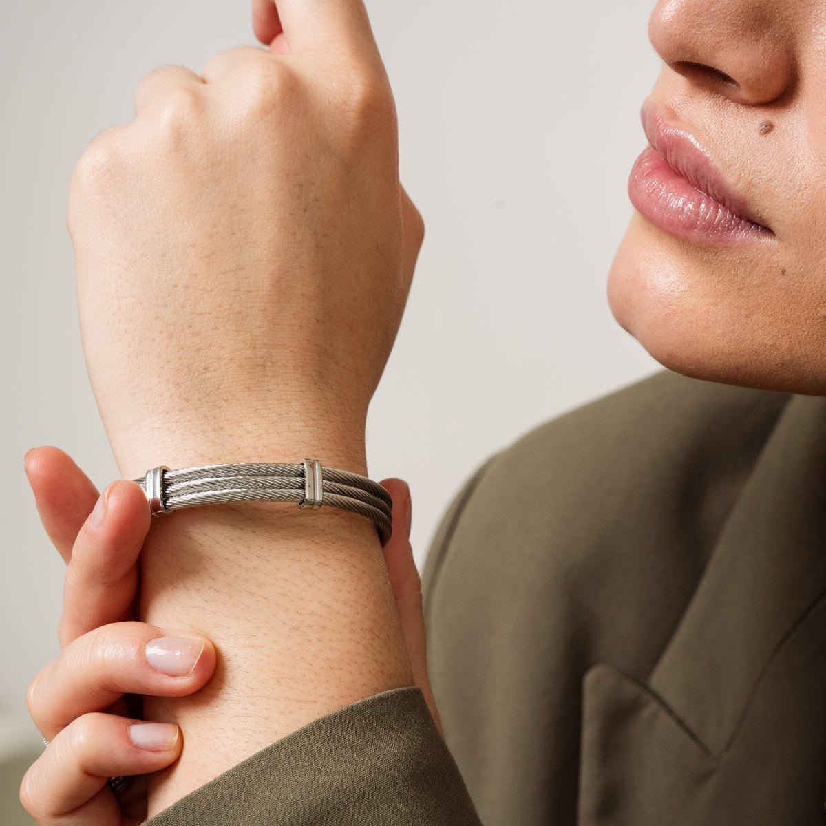 Wire Bangle – Silver