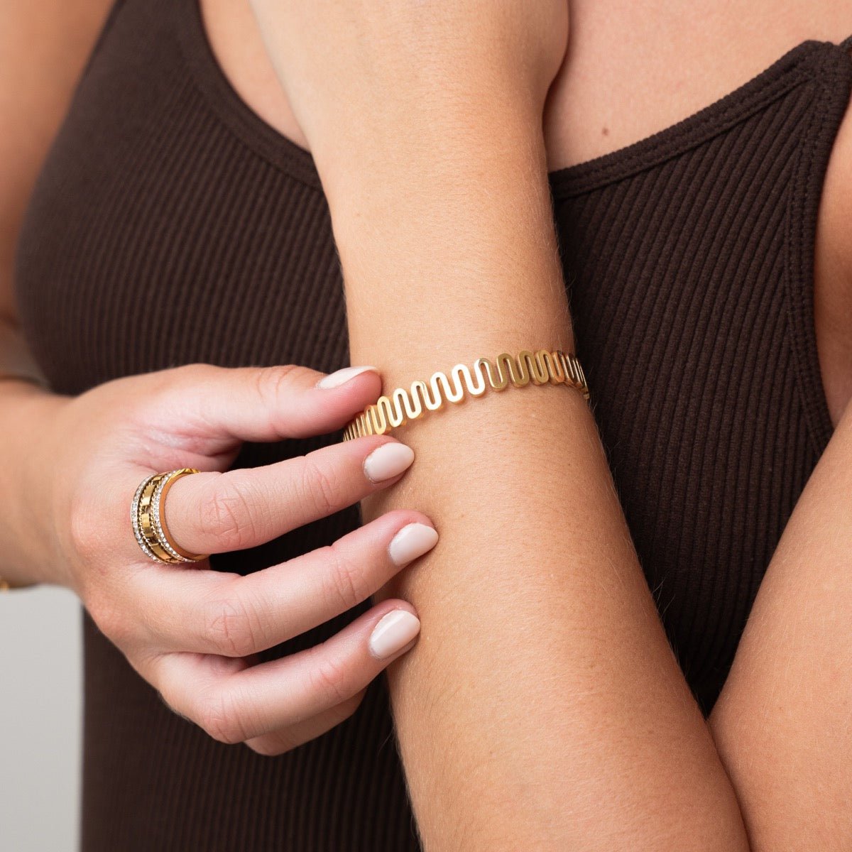 Zig Zag Bangle 18K Gold Plated