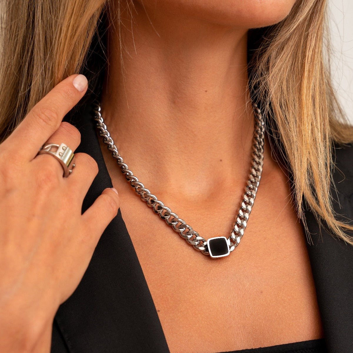 Chain Necklace with Square Onyx Stone – Silver