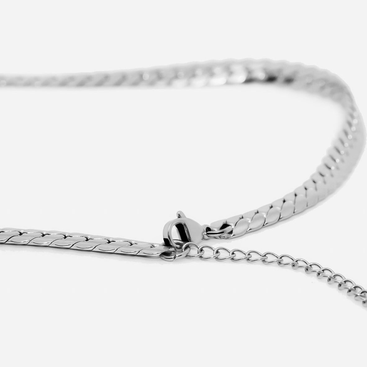 Minimalist Heart Choker Necklace – Silver