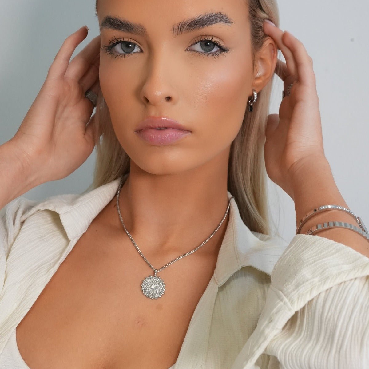 Glow Necklace – Silver