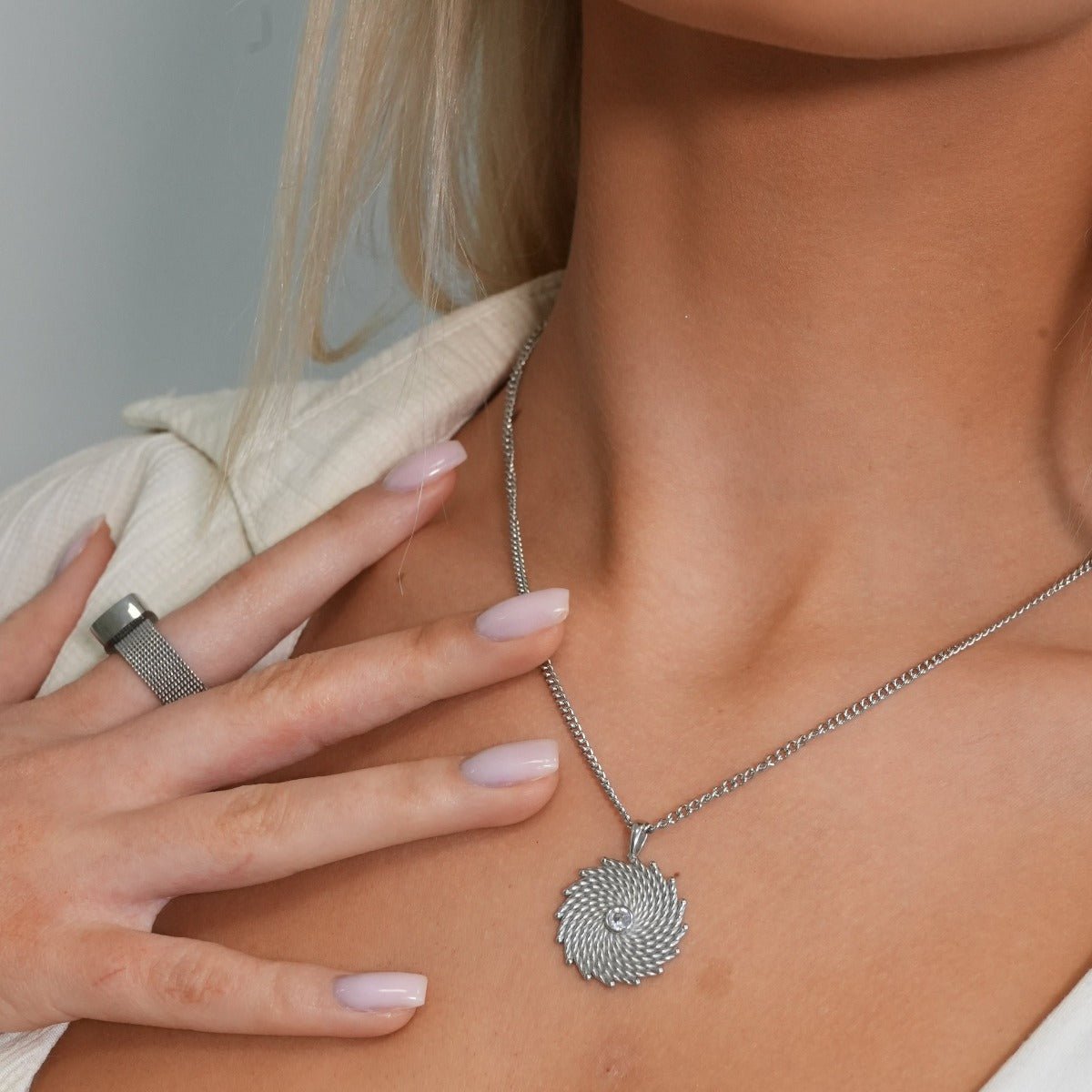 Glow Necklace – Silver