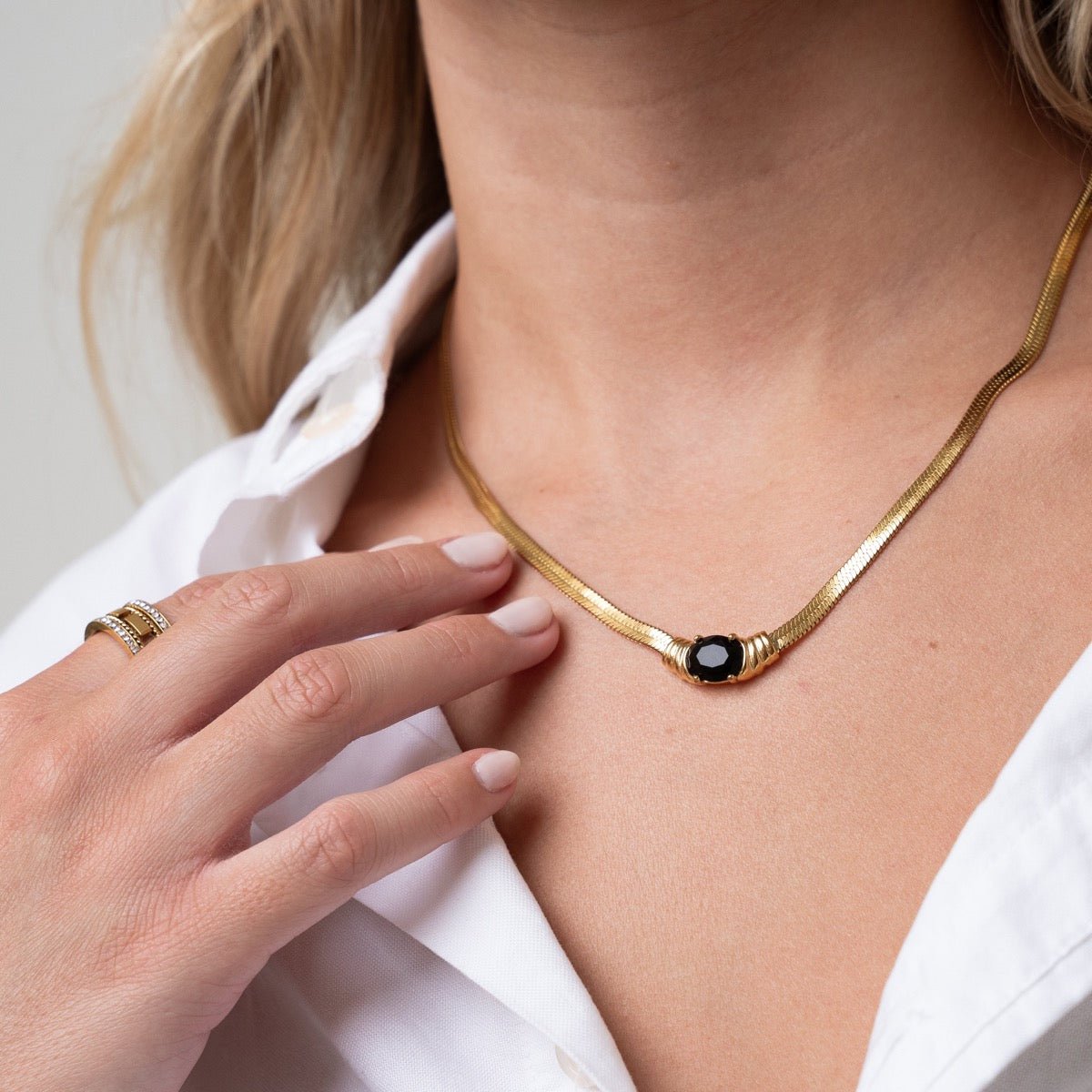 Mesh Necklace with Onyx Stone 18K Gold Plated