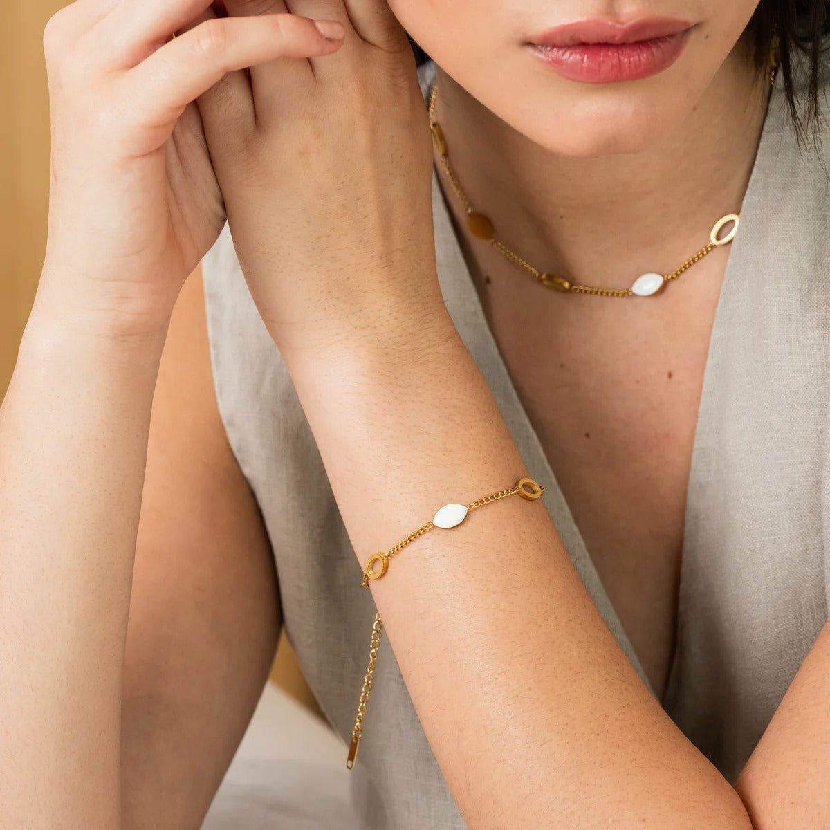 Angellica Oval Pendant Necklace 18K Gold Plated