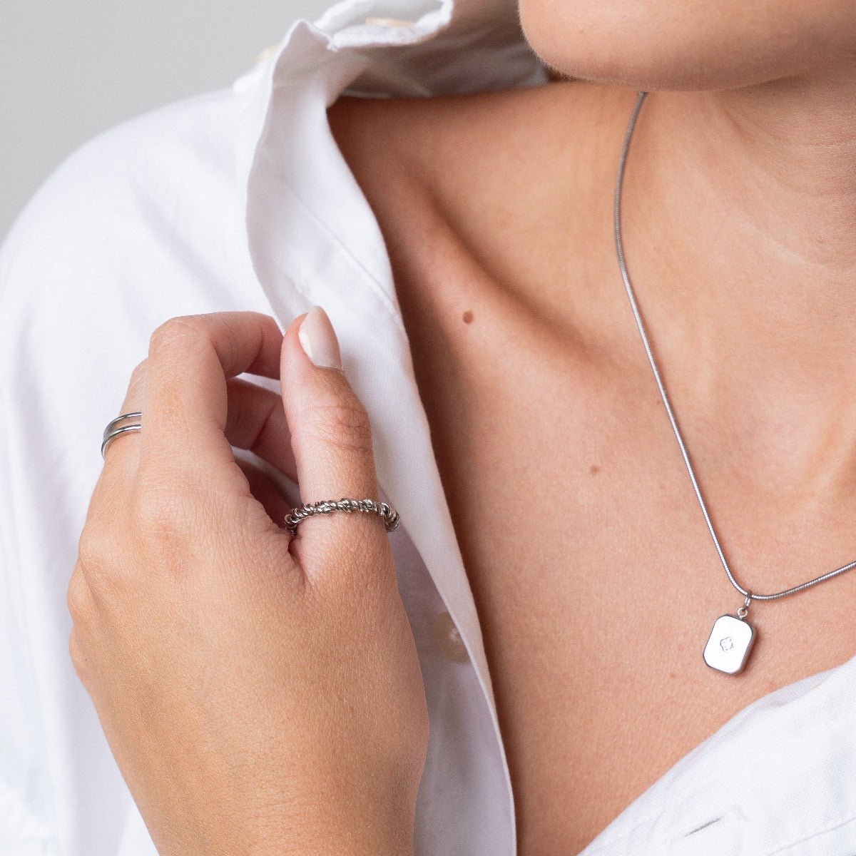 Shine Pendant Necklace – Silver