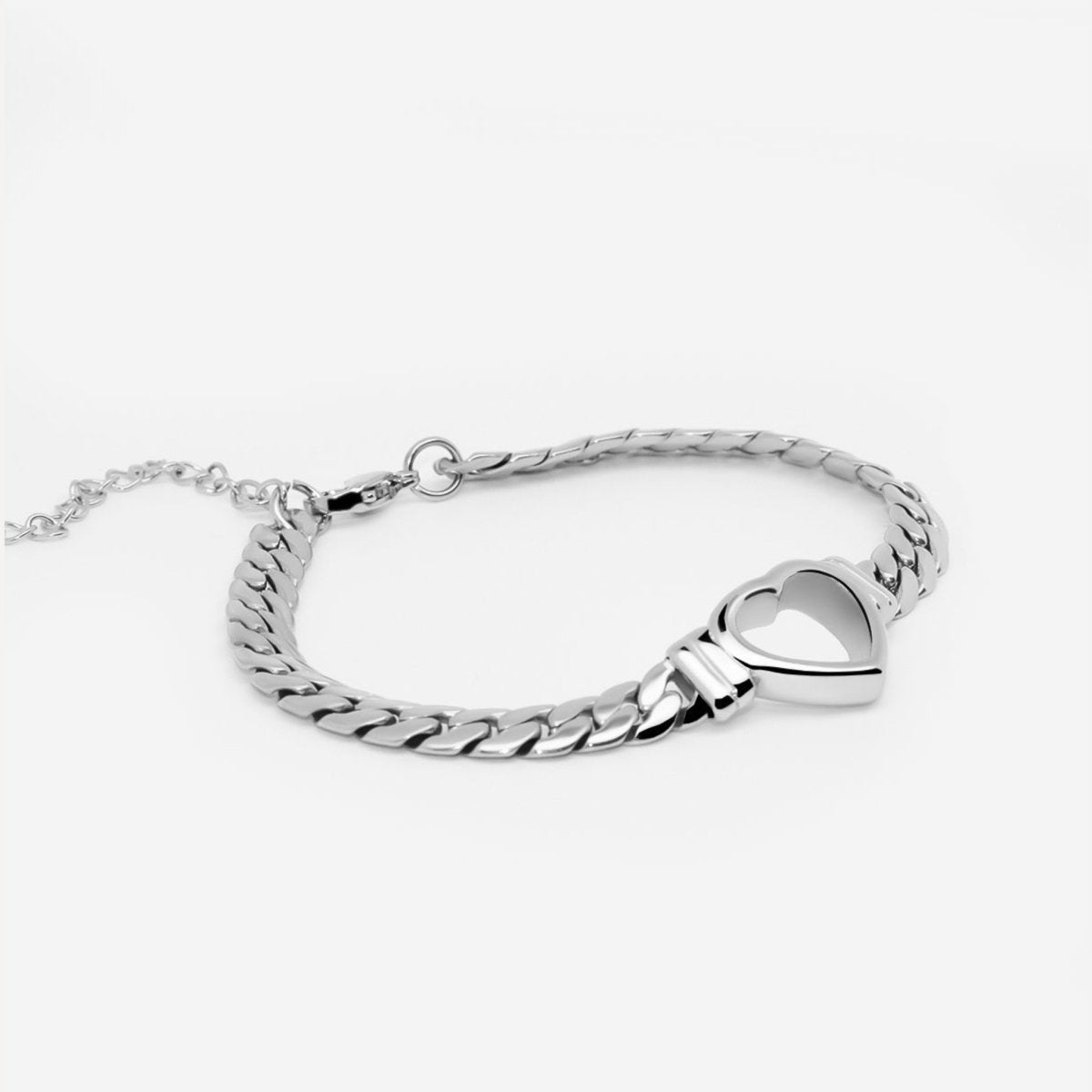 Minimalist Heart Bracelet – Silver