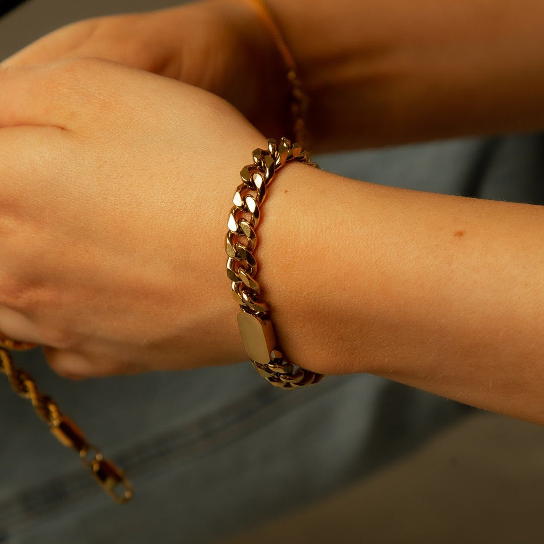 Chain Bracelet with Rectangular Pendant 18K Gold Plated