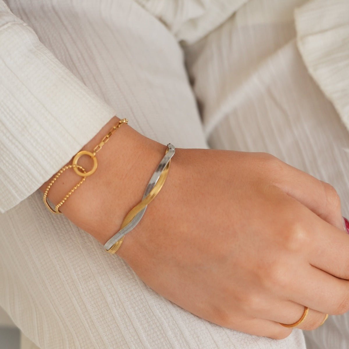 Une Bracelet 18K Gold Plated