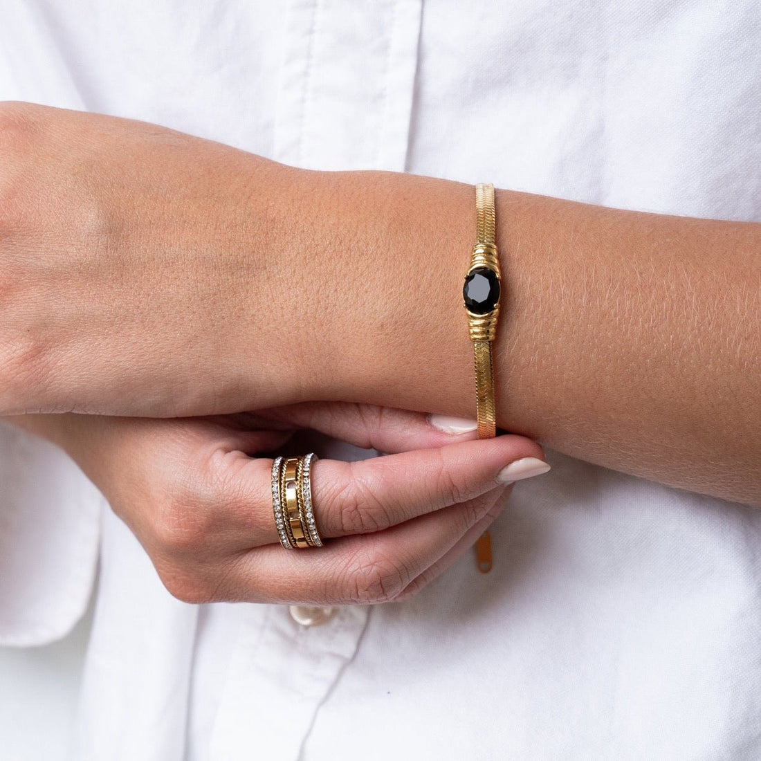 Mesh Bracelet with Onyx Stone 18K Gold Plated